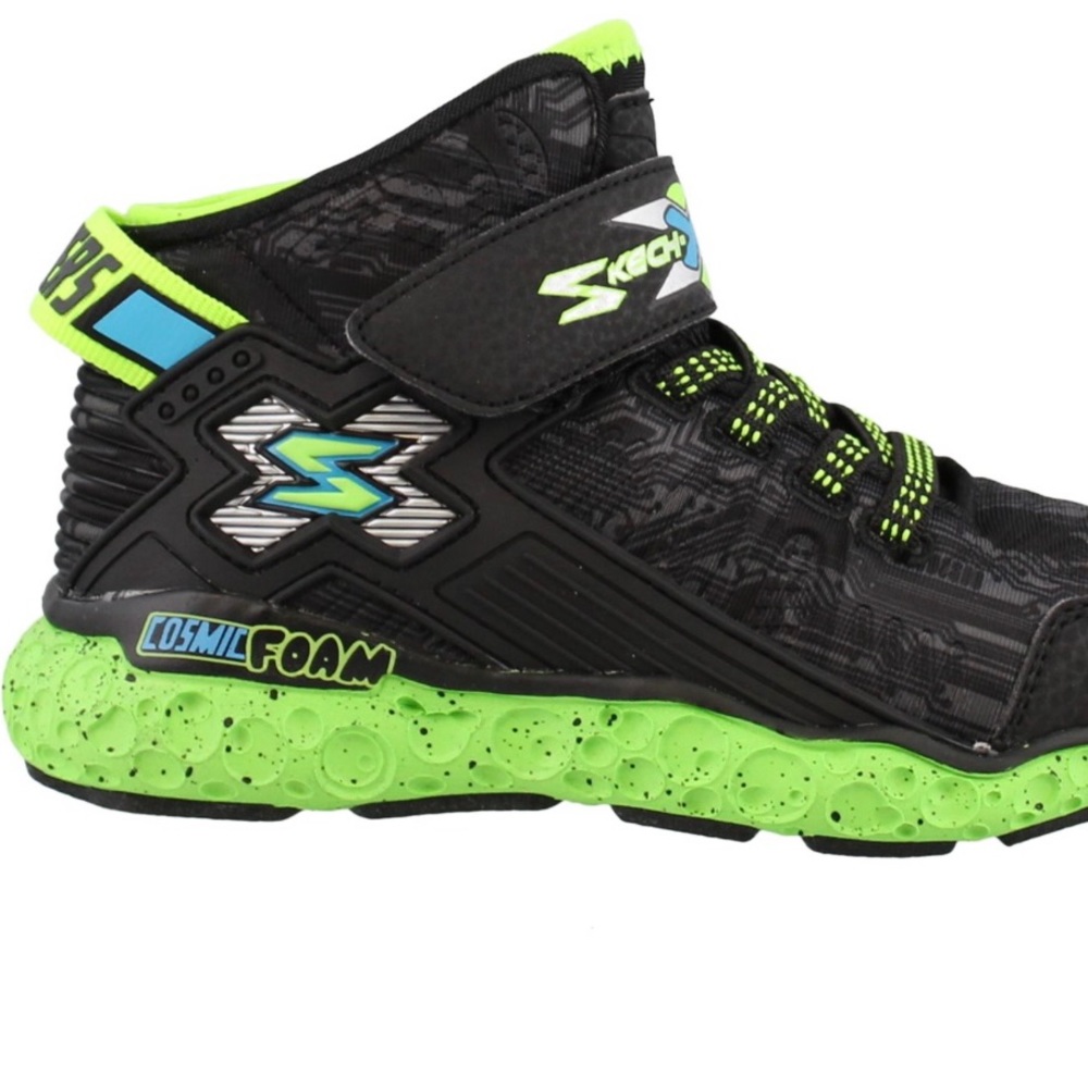 Skechers sneakers brand new in box